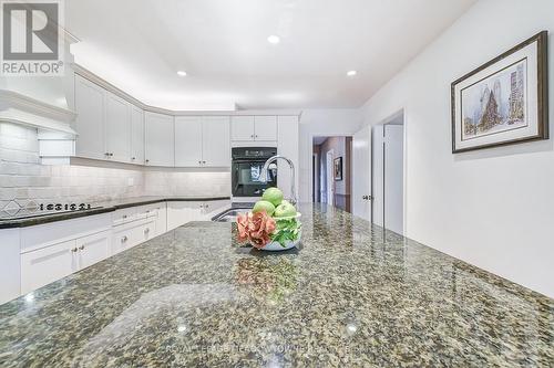 1520 Camelford Road, Mississauga, ON - Indoor Photo Showing Kitchen