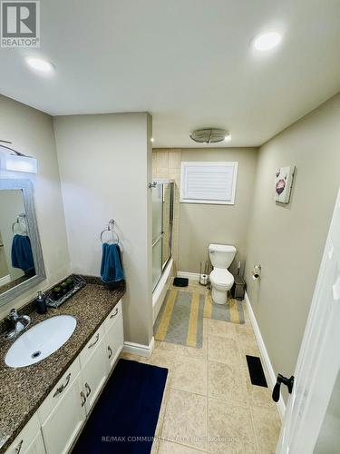 42 Coulton Court, Whitby, ON - Indoor Photo Showing Bathroom