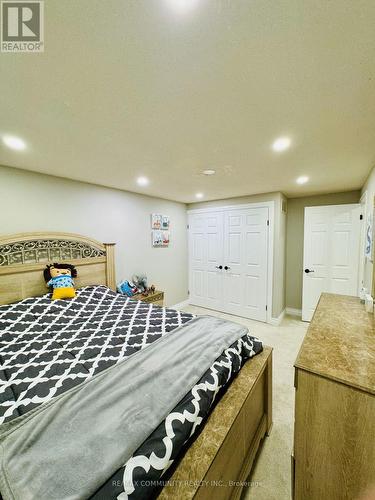 42 Coulton Court, Whitby, ON - Indoor Photo Showing Bedroom