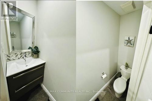 42 Coulton Court, Whitby, ON - Indoor Photo Showing Bathroom