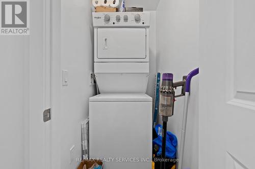 220 - 5055 Greenlane Road, Lincoln, ON - Indoor Photo Showing Laundry Room