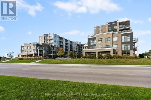 220 - 5055 Greenlane Road, Lincoln, ON - Outdoor With Balcony With Facade