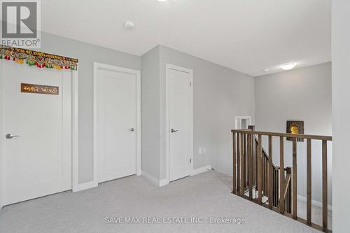 126 Laguna Village Crescent, Hamilton, ON - Indoor Photo Showing Other Room