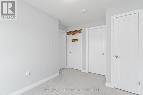 126 Laguna Village Crescent, Hamilton, ON - Indoor Photo Showing Other Room