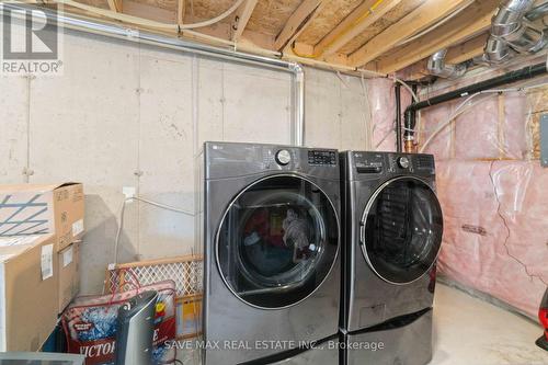 126 Laguna Village Crescent, Hamilton, ON - Indoor Photo Showing Laundry Room