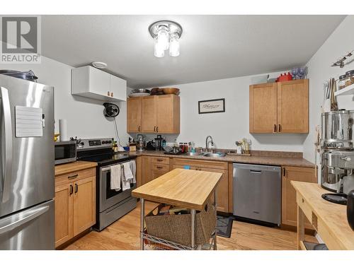 10596 Columbia Way, Vernon, BC - Indoor Photo Showing Kitchen With Double Sink