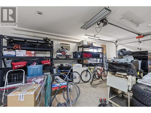 10596 Columbia Way, Vernon, BC - Indoor Photo Showing Garage