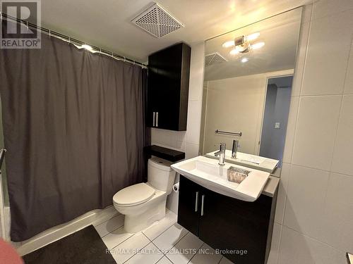 610 - 25 Capreol Court, Toronto, ON - Indoor Photo Showing Bathroom