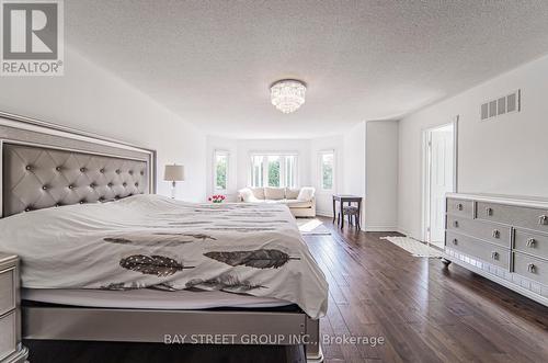 39 Alexandra Wood, Richmond Hill, ON - Indoor Photo Showing Bedroom