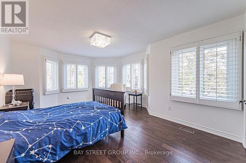 39 Alexandra Wood, Richmond Hill, ON - Indoor Photo Showing Bedroom