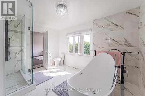 39 Alexandra Wood, Richmond Hill, ON - Indoor Photo Showing Bathroom