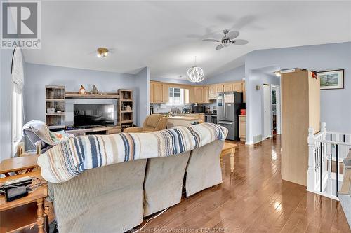 3100 Loebach, Windsor, ON - Indoor Photo Showing Living Room