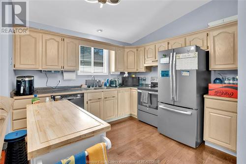 3100 Loebach, Windsor, ON - Indoor Photo Showing Kitchen