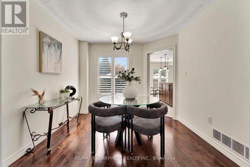 19 Falconridge Drive, Hamilton, ON - Indoor Photo Showing Dining Room