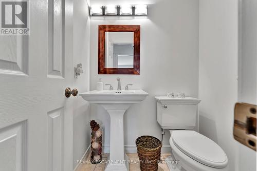 19 Falconridge Drive, Hamilton, ON - Indoor Photo Showing Bathroom