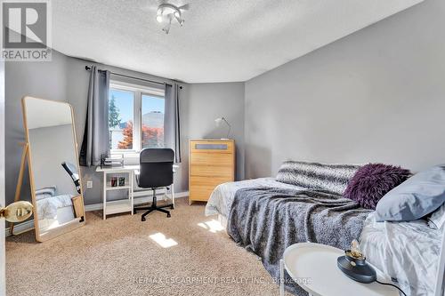 19 Falconridge Drive, Hamilton, ON - Indoor Photo Showing Bedroom