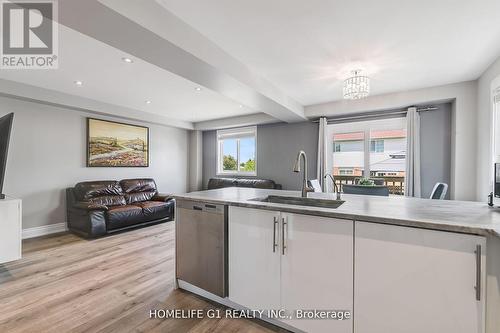 5 Chateau Crescent, Cambridge, ON - Indoor Photo Showing Kitchen