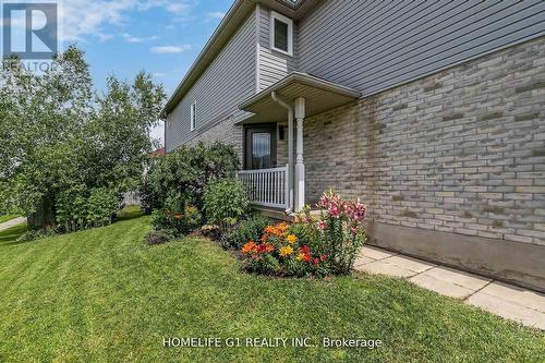 5 Chateau Crescent, Cambridge, ON - Outdoor