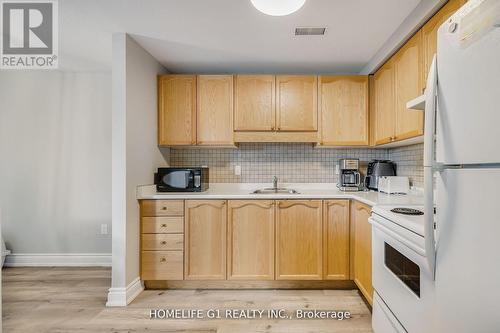 5 Chateau Crescent, Cambridge, ON - Indoor Photo Showing Kitchen