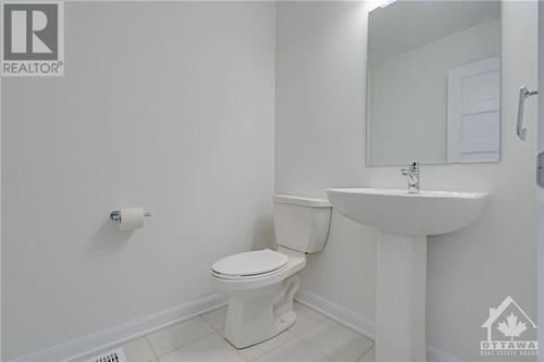 108 Maynooth Court, Ottawa, ON - Indoor Photo Showing Bathroom