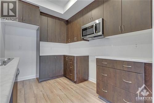 108 Maynooth Court, Ottawa, ON - Indoor Photo Showing Kitchen