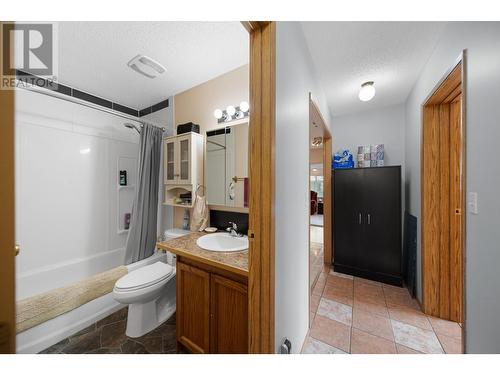 1455 Quilchena Ave, Merritt, BC - Indoor Photo Showing Bathroom