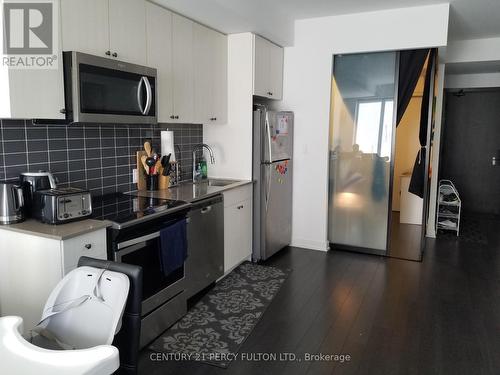 326 - 2799 Kingston Road, Toronto, ON - Indoor Photo Showing Kitchen