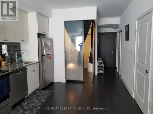 326 - 2799 Kingston Road, Toronto, ON - Indoor Photo Showing Kitchen