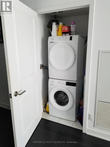 326 - 2799 Kingston Road, Toronto, ON - Indoor Photo Showing Laundry Room