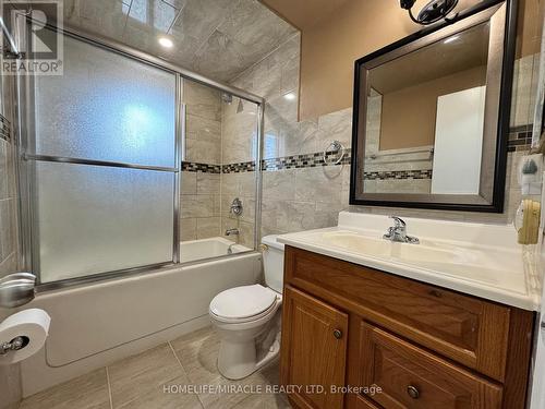 131 Plumrose Pathway, Toronto, ON - Indoor Photo Showing Bathroom