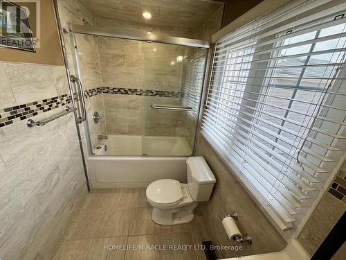 131 Plumrose Pathway, Toronto, ON - Indoor Photo Showing Bathroom