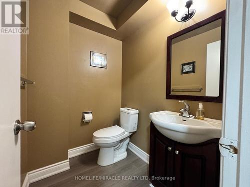 131 Plumrose Pathway, Toronto, ON - Indoor Photo Showing Bathroom