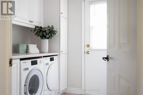 4113 Bridlepath Trail, Mississauga, ON - Indoor Photo Showing Laundry Room