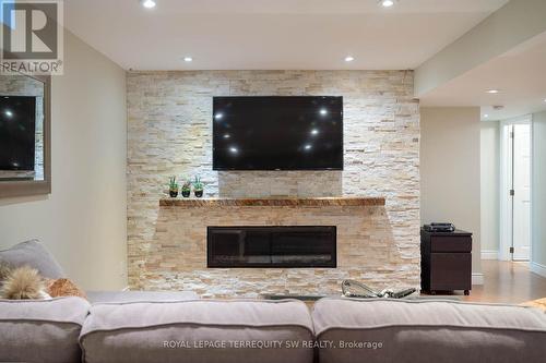 4113 Bridlepath Trail, Mississauga, ON - Indoor Photo Showing Living Room With Fireplace