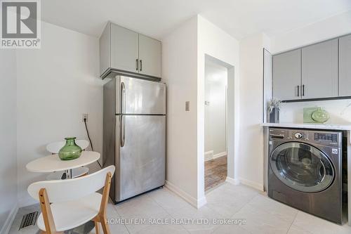 98 Nelson Street, Toronto, ON - Indoor Photo Showing Laundry Room