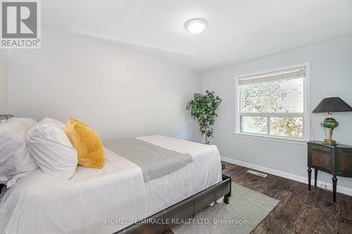 98 Nelson Street, Toronto, ON - Indoor Photo Showing Bedroom