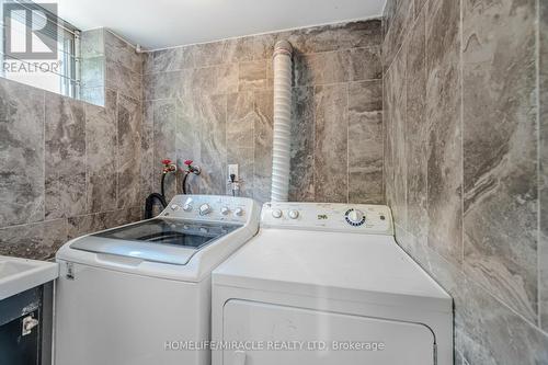 98 Nelson Street, Toronto, ON - Indoor Photo Showing Laundry Room