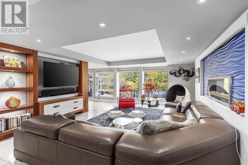 62 Village Ct, Sault Ste. Marie, ON - Indoor Photo Showing Living Room