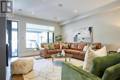 18 Coxwell Boulevard, Toronto, ON - Indoor Photo Showing Living Room