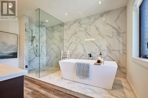 18 Coxwell Boulevard, Toronto, ON - Indoor Photo Showing Bathroom