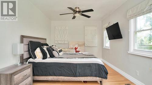 51 Terrace Street, London, ON - Indoor Photo Showing Bedroom