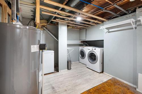 503 Rosedale Avenue, Winnipeg, MB - Indoor Photo Showing Laundry Room