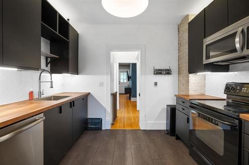 503 Rosedale Avenue, Winnipeg, MB - Indoor Photo Showing Kitchen