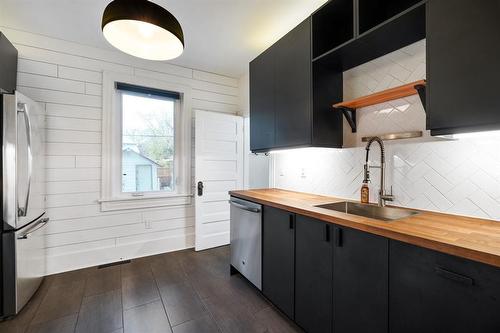 503 Rosedale Avenue, Winnipeg, MB - Indoor Photo Showing Kitchen