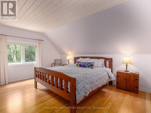 11 Woodworth Drive, Kawartha Lakes, ON - Indoor Photo Showing Bedroom