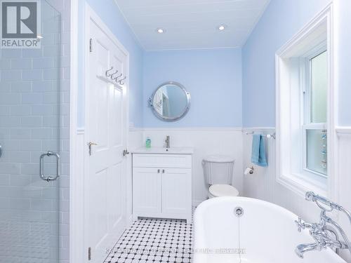 11 Woodworth Drive, Kawartha Lakes, ON - Indoor Photo Showing Bathroom