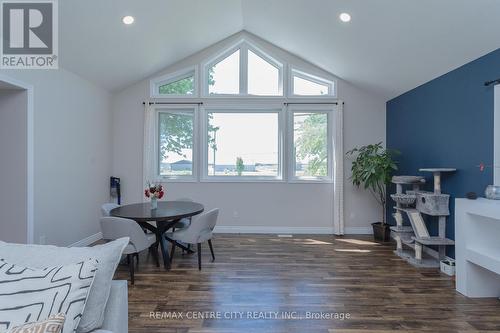 45024 Talbot Line, St. Thomas, ON - Indoor Photo Showing Dining Room