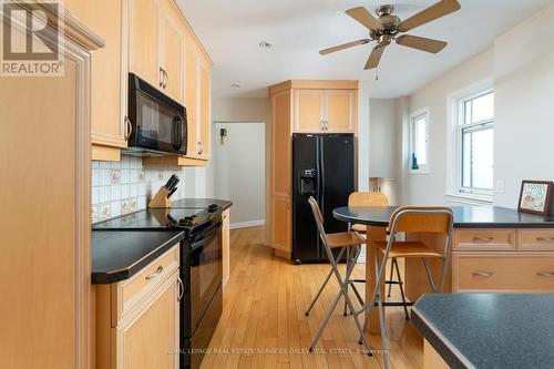 118 Pricefield Road, Toronto, ON - Indoor Photo Showing Kitchen