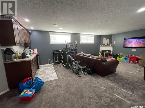 212 4Th Avenue E, Kindersley, SK - Indoor