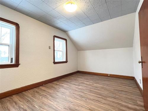 25 6Th Street Nw, Portage La Prairie, MB - Indoor Photo Showing Other Room